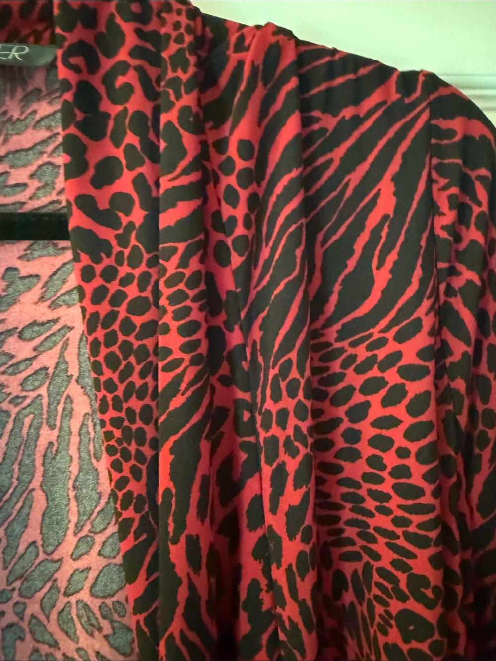 Kasper Women's Red and Black Animal-Print Open-Front Cardigan - Picture 3 of 7